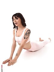Sasha Meow Ready, Steady, Cum ! pink pussy shaved