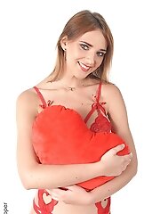 Oxana Chic Sweet Valentine big cocks